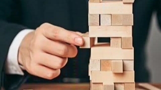 دکتر پیمان سلیمانی ثانی و آموزش فنون مذاکرات کاشت ابرو