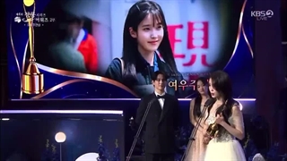 ویدیو کامل برنده شدن آیو برای جایزه بهترین بازیگر زن سریال وقتی زندگی بهت نارنگی میده