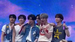 پارت جذاب هیجیک در Shout Out!/بخشی از اجرای Weverse con 2023♡