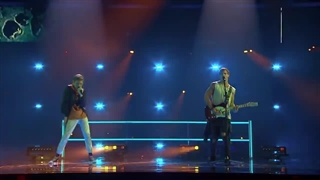 اجرای THERE’S NOTHING HOLDIN ME BACK توسط TRENT BELL,JOSH RICHARDS