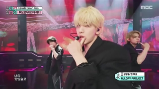 اجرای UPSIDE DOWN KISS از TXT