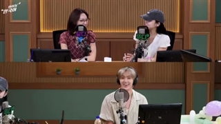 سوهیون: چرا با این‌که جین‌جین قبلاً دی‌جی برنامه بوده، این اولین بارته که به این برنامه میای؟