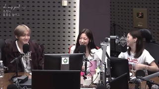 هیوجونگ (مجری برنامه Volume up)  از سانها و آرین راجب مشارکتشون توی ost سریالشون میپرسه ترجمه کپ