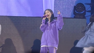 اجرای آیو/black out by iu