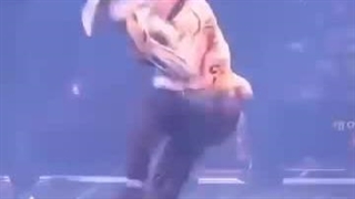 هیونگ فقط چشماتو ببند .