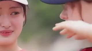 واییی فیلم مسافرتهه/با اون یکی که گذاشتم فرق دارههه/حتما ببینین/فقط اونجا که جیغ میزنن /بچه ها براتون یه سوپرایز آماده کردم کپشن