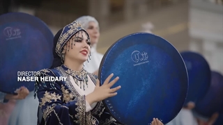 گروه دفنوازان آوا در کنار عزیز ویسی خواننده کرد زبان