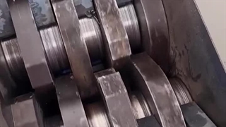 خرد کردن لپ تاپ با دستگاه هارد خردکن نیکیتا