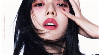 منتشر شده از ملکه جیسو برای شماره سپتامبر Marie Claire .