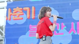 اجرای آهنگ some از جینوو (کیا این آهنگ رو یادشونه:))