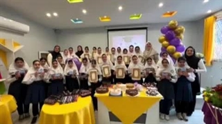 جشن تقدیر از دختران روشنگرانی در دبستان ( دوره دوم) روشنگران