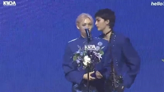 صحبتای پسرا توی مراسم:(ترجمه کپشن)