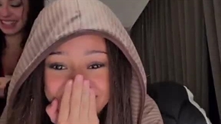 وای برا شمام نما بالا نمیومد؟ برا من همین الان بالا اومد وای. کل روز تو ویسگون بودم با کتسای آشنا شدم :خنده::گل:خیلی خوبننن