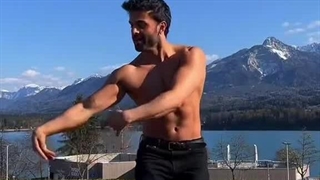 با این ابهت چه قری میده⁦(⁠≧⁠▽⁠≦⁠)⁩