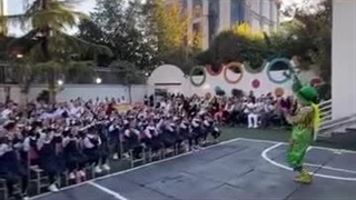 جشن شکوفه ها در دبستان(دوره اول) روشنگران منطقه 3