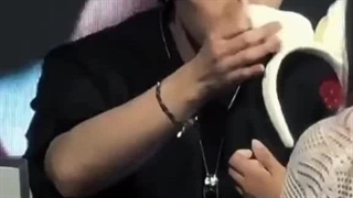 من رفتم خودمو بکشمممممممممممممممممم دستشو گرفتنننن⁦.⁠·⁠´⁠¯⁠`⁠(⁠>⁠▂⁠<⁠)⁠´⁠¯⁠`⁠·⁠.⁩