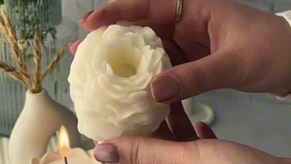 تولید شمع‌های قلمی و تزئینی با طراحی خاص | شمع‌های استوانه‌ای و وارمر مونولیزا