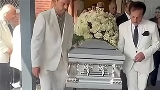 مراسم خصوصی خاکسپاری هوشمند عقیلی در لس‌انجلس