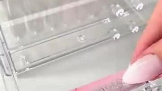 چیدن لوازمه ارایشی