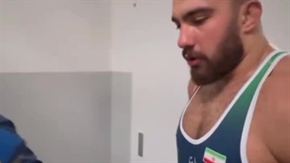 امیرحسین زارع قهرمان کشتی جهان: مدال طلایم را به شهدای جنگ ۱۲ روزه تقدیم می‌کنم