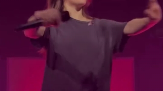 فرانسوی زبانیه که انگار از سیاره دیگه اومده+++