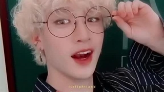 خوب چرا انگشتتو پایین نیاوردی من دستور میدم پایین بیار