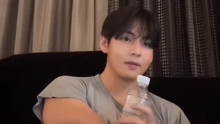 در هر صورت میاد لایو که عضله های دستش رو …