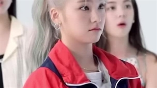 این ویدئوی ایتزی در یوتیوب دویست و هشت میلیون بازدید و شش میلیون و خورده ای لایک داره!!!!