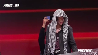 دی‌ایت عضو گروه seventeen ترک Jump رو در فستیوال Yue Jian Chao Xiang/ YJ بعنوان دی‌جی پلی کرد