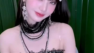 چالش جدید کویین وونیونگ (مگه از این دختر قشنگ ترم هست؟؟؟؟)