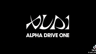 به معنای واقعی دارم گریه میکنم و دوستم مسخرم میکنه