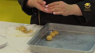 آموزش نحوه درست کردن شیرینی نخودچی