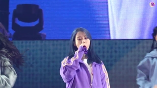 کنسرت اجرای آهنگ Black out آیو