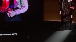 همخوانی یونینگ و یی‌شینگ ، در حالیکه تو دوتا کنسرت متفاوتن، خیلی حرکت جدید و باحالی بود 