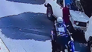 فیلم سرقت به عنف و خفت گیری گوشی تلفن همراه با شیوه تصادف ساختگی