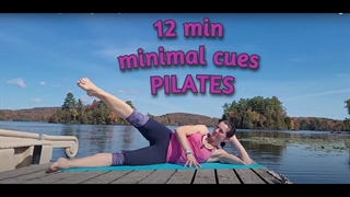 ۱۲ دقیقه تمرین ساده پیلاتس - یک تمرین سریع برای قدرت و انعطاف پذیری
