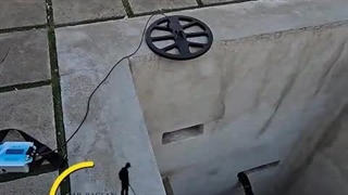 معدن یاب فلوکس