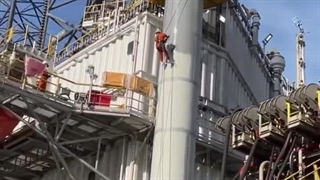 مهارت و دقت در صنعت دریایی به همراه نقاشی سازه