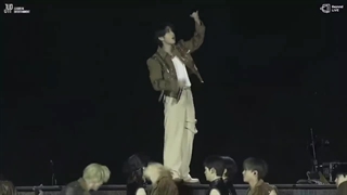 اجرای آهنگ Bleep از اسکیز روز آخر تور کنسرت DominATE