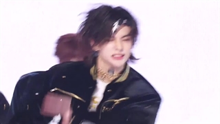 اجرای اهنگ S-Class از استری کیدز (درخواستی)