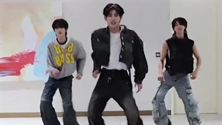 چالش دنس آهنگ My First Love Song با مینجه از کیک فلیپ و آلن و تیانی وانگ پسرای CIIU