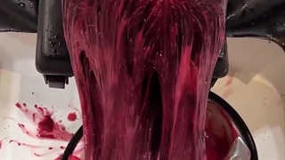 رنگ و لایت تخصصی مو در جنت آباد | فرمول حرفه‌ ای رنگ آلبالویی در سالن هلسا