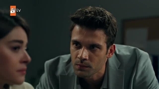 غریبه ای در آینه قسمت سوم زیرنویس چسبیده