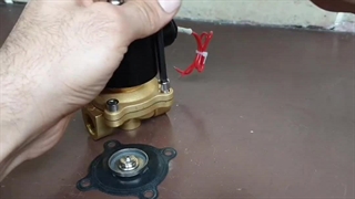 آموزش باز کردن و تعویض اسپول شیر برقی 2/2