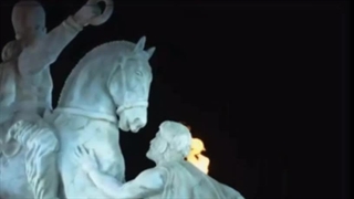 رونمایی از مجسمه جدید میدان انقلاب با عنوان «زانو زنندگان برابر ایران»