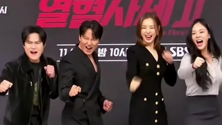 پارسال در همچین روزی فصل دوم سریال کشیش بی اعصاب پخش شد(((((((((((((: ♡☆