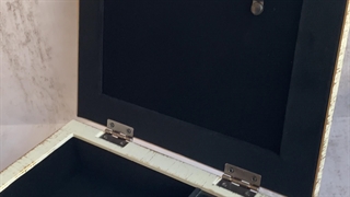 جعبه موزیکال طرح قدیمی و کلاسیک-4 رنگ خاص -آهنگ rainy night night