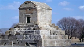 بزرگداشت پیامبر ایران باستان حضرت ذوالقرنین کوروش هخامنشی (علیه‌السلام) در آبان ماه مبتنی بر پیش‌زمینه و دلایل توحیدی