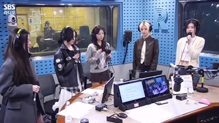 اجرای جدید زنده ITZY با آهنگ TUNNEL VISION در 웬디의  영스트리트، SBS Radio 에라오