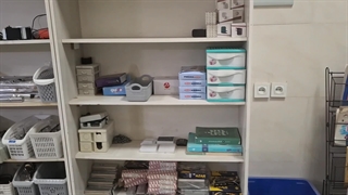 کرکره و شیشه ملکی